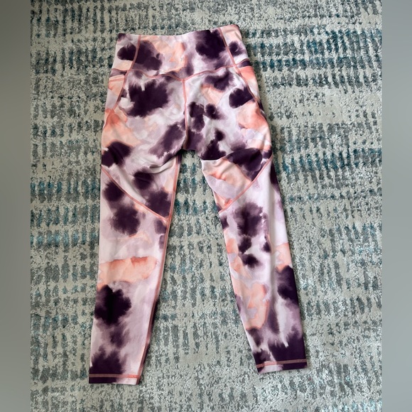 Women’s Old Navy Active Leggings. Size Large - Picture 2 of 5